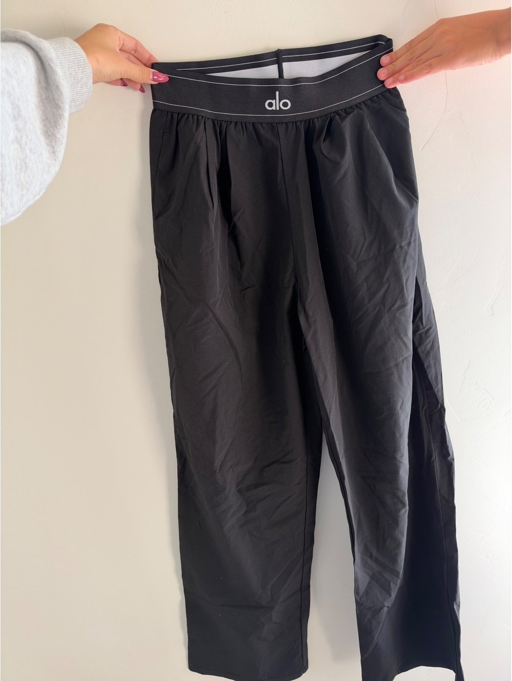 Alo Yoga Black Lightweight Wide Leg Athletic Pants